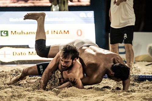 Beach Wrestling (Photo: Theo Lowenstein/UWW)