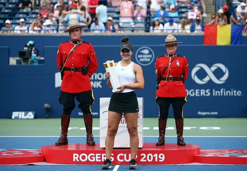 Bianca Andreescu with her 2019 Rogers Cup title