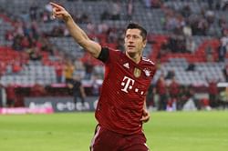 Bayern Munich striker Robert Lewandowski offered to Paris Saint-Germain - Reports