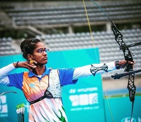 Indian archer Komalika Bari [Image Credits: Komalika Bari/Instagram]