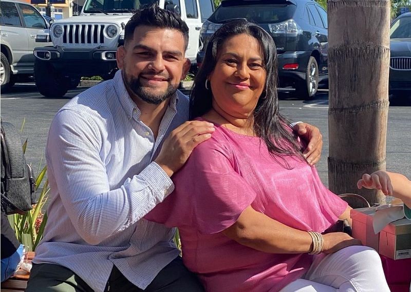 Kelvin Gastelum and his mom [Photo via @kgastelum on Instagram]