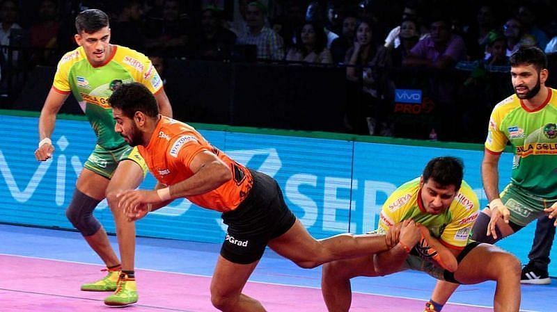 Jaideep has a very strong ankle hold in his arsenal (Image - PKL)