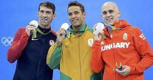 2016 रियो ओलंपिक में पुरुषों की 100 मी बटरफ्लाई स्पर्धा में सिल्वर मेडल 3 तैराकों ने जीता।