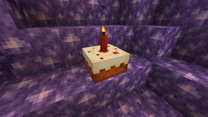 Candle on cake (Image via Minecraft)