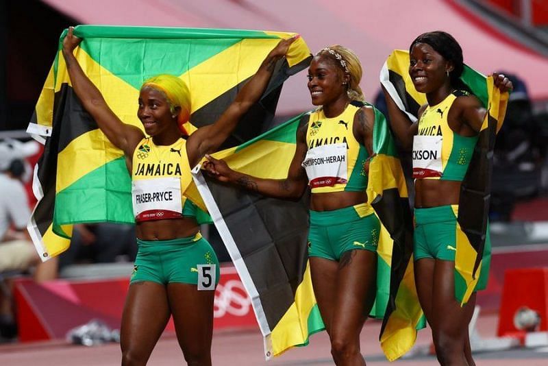 महिला 100 मीटर फर्राटा दौड़ में तीनों पदक जमैका के नाम रहे।