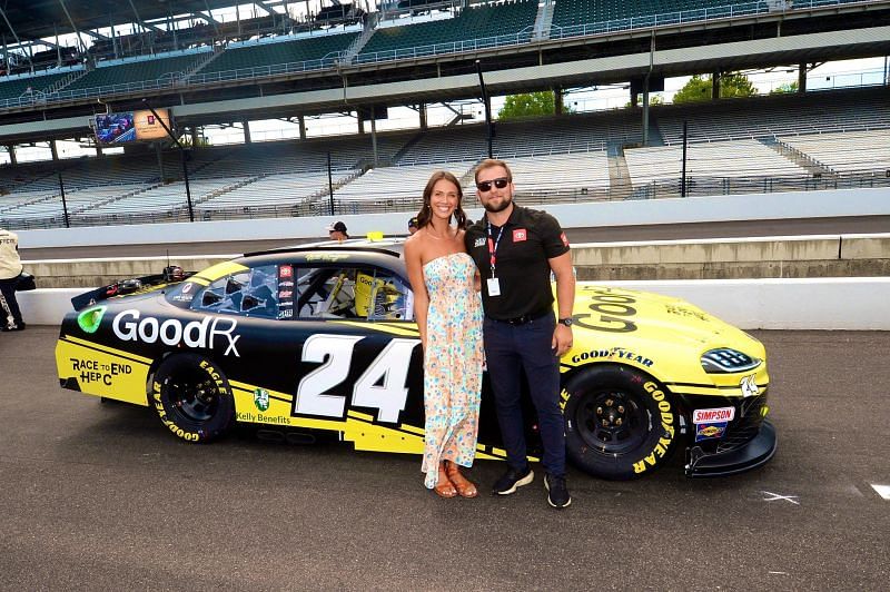 Sam Hunt with his wife, Hannah Lee Fowler (Image via Twitter/SamHunt22)