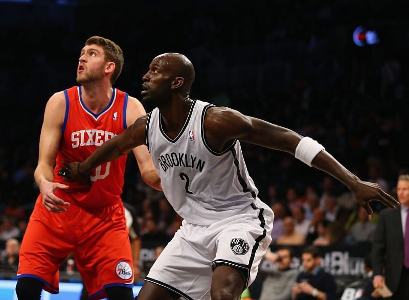 Kevin Garnett (#2) in action against the Philadelphia 76ers