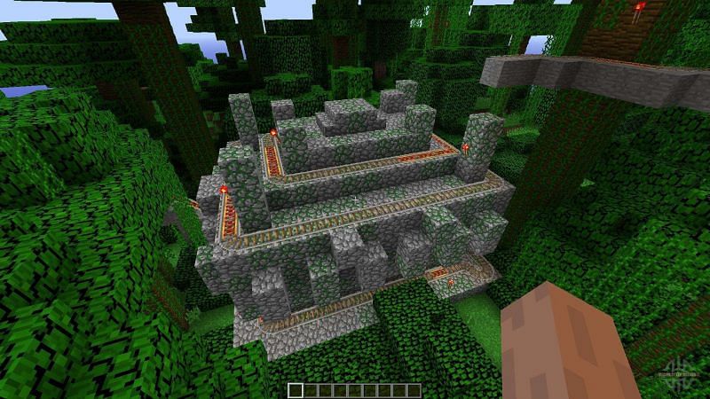 Jungle temples in Minecraft have plenty of loot, but players won&#039;t be able to just walk in and take it.(Image via Mojang)