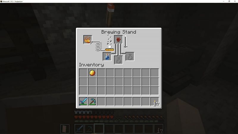 Crafting a potion of fire resistance (Image via Minecraft)
