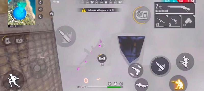 A player with low HP can quickly heal using smoke and cover (Image via Arrow gaming/YouTube)