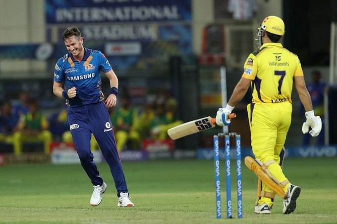 ''Hockey chal raha hai ya Cricket?" asks Virender Sehwag, jokingly, as MI pacers rattle CSK top-order