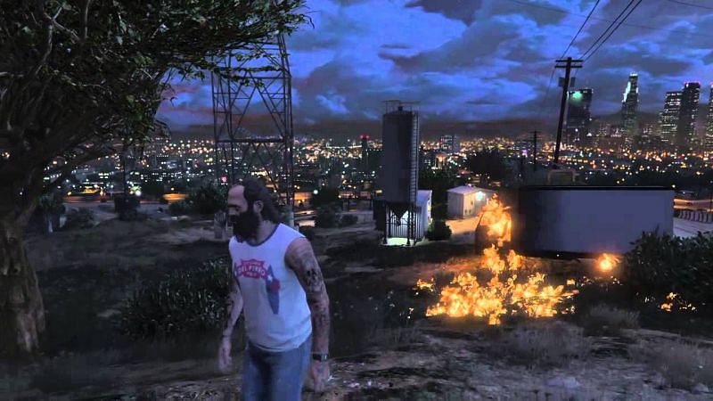 Fire spreading progressively through a grassy area in GTA 5 (Image via gta.fandom.com)