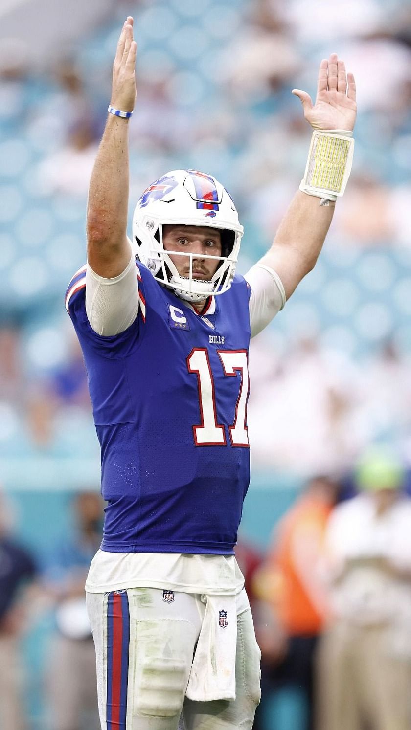 Josh Allen ties Jim Kelly, surpassing 10,000 yards in 45th start - Buffalo  Rumblings