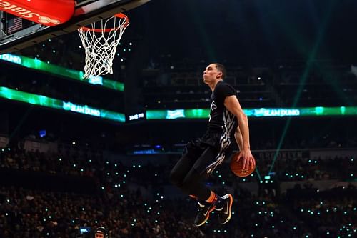 Zach LaVine dunks in the 2015 Sprite Slam Dunk Contest