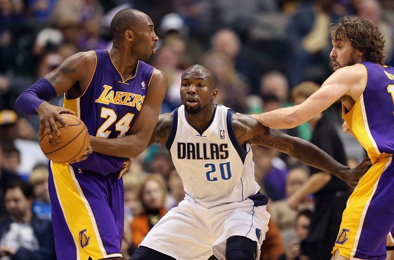 Kobe &lt;a href=&#039;https://www.sportskeeda.com/basketball/kobe-bryant&#039; target=&#039;_blank&#039; rel=&#039;noopener noreferrer&#039;&gt;Bryant&lt;/a&gt; #24 of the Los Angeles Lakers dribbles the ball against Dominique Jones #20 of the Dallas Mavericks at American Airlines Center on November 24, 2012 in Dallas, Texas