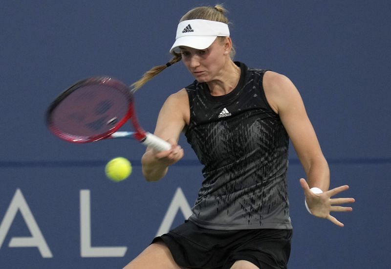 Elena Rybakina strikes a forehand at the Mubadala Silicon Valley Classic