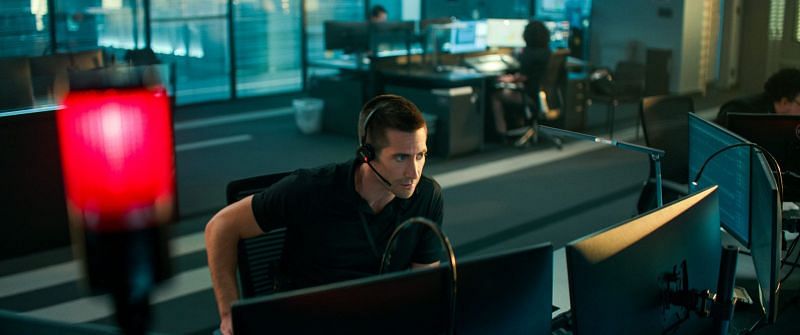 Jake Gyllenhaal as a 911 dispatch operator in a still from The Guilty (Image via Netflix)