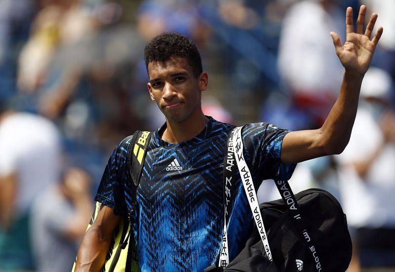 Felix Auger-Aliassime will play Roberto Bautista Agut in the 3r