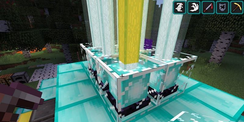 Multiple beacons can be placed on the same pyramid to allow for multiple concurrent status effects (Image via Mojang).