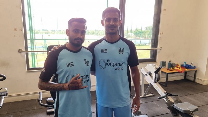 Dharmaraj Ravanan (right) with his FC Bengaluru United teammate Kinshuk Debnath.