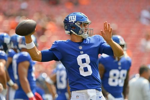 Daniel Jones of the New York Giants v Cleveland Browns