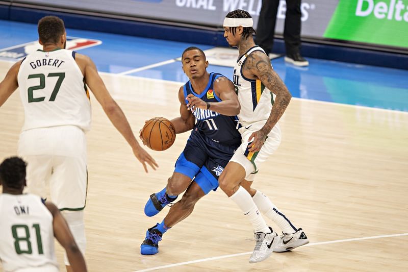 Theo Maledon (with ball) with the OKC Thunder