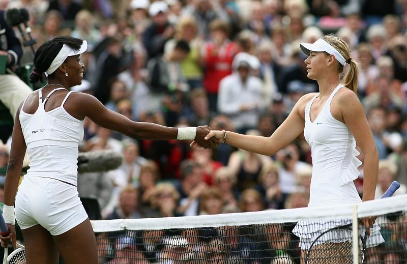 Venus WIllaims (l) and Maria Sharapova at the 2007 Wimbledon Championships.