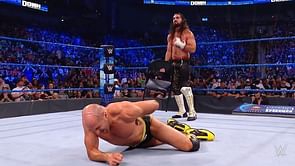 WWE SmackDown में सैथ रॉलिंस द्वारा 40 साल के दिग्गज पर खतरनाक अटैक करने बाद उनकी इंजरी पर बड़ा अपडेट सामने आया