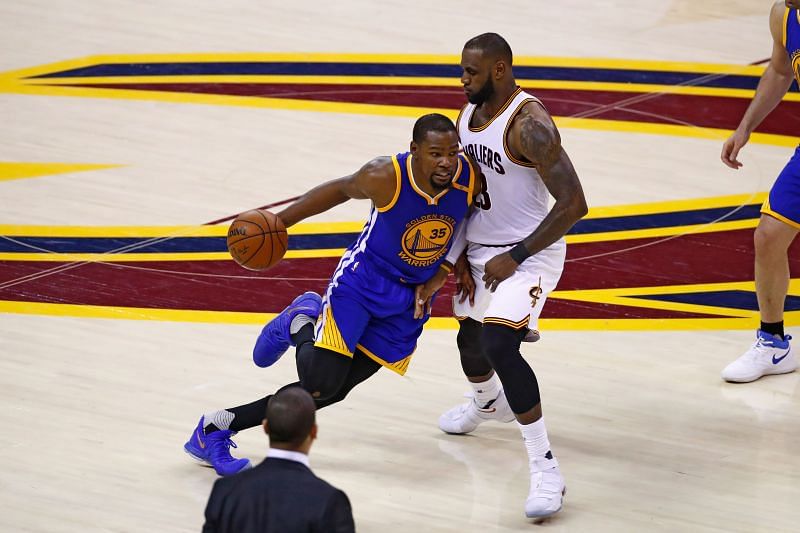 Kevin &lt;a href=&#039;https://www.sportskeeda.com/basketball/kevin-durant&#039; target=&#039;_blank&#039; rel=&#039;noopener noreferrer&#039;&gt;Durant&lt;/a&gt; and &lt;a href=&#039;https://www.sportskeeda.com/basketball/lebron-james&#039; target=&#039;_blank&#039; rel=&#039;noopener noreferrer&#039;&gt;LeBron James&lt;/a&gt; during the 2017 NBA Finals - Game Three