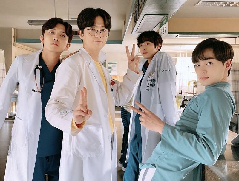A behind the scene still from Dr. Romantic 2 (Image via Instagram/@imhyoseop)