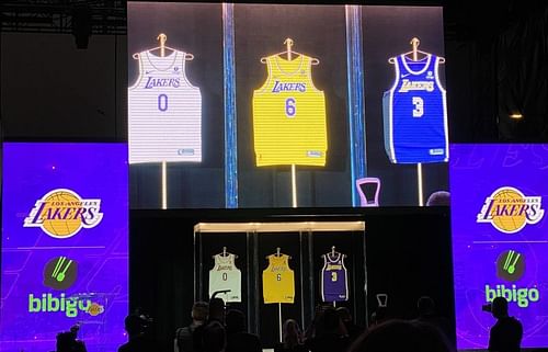 LA Lakers unveil the new jerseys with the Bibigo patch [Image: Dave McMenamin on Twitter - @mcten]