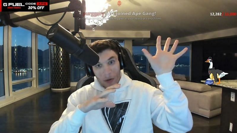 Trainwrecks&#039; live stream was interrupted by stream snipers with green lasers recently. (Image via Trainwrecks, Twitch)