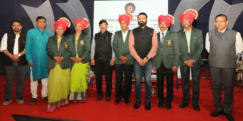 Fit India Brand Ambassador Dr Arjunsinh Rana (4th from right) during Maitree Parivar function in Nagpur