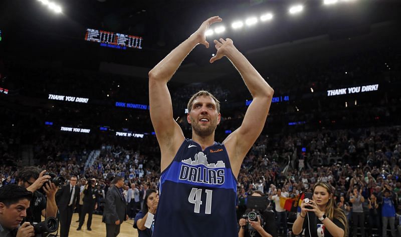 Dirk Nowitzki applauds the fans in his last NBA game.