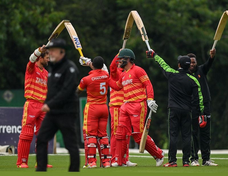 Brendan Taylor receives a guard of honor from his teammates. (PC: Twitter)