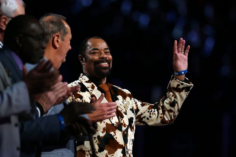 New York Knick Legend Walt Frazier waves during the 2015 NBA All-Star Game at Madison Square Garden on February 15, 2015 in New York City.