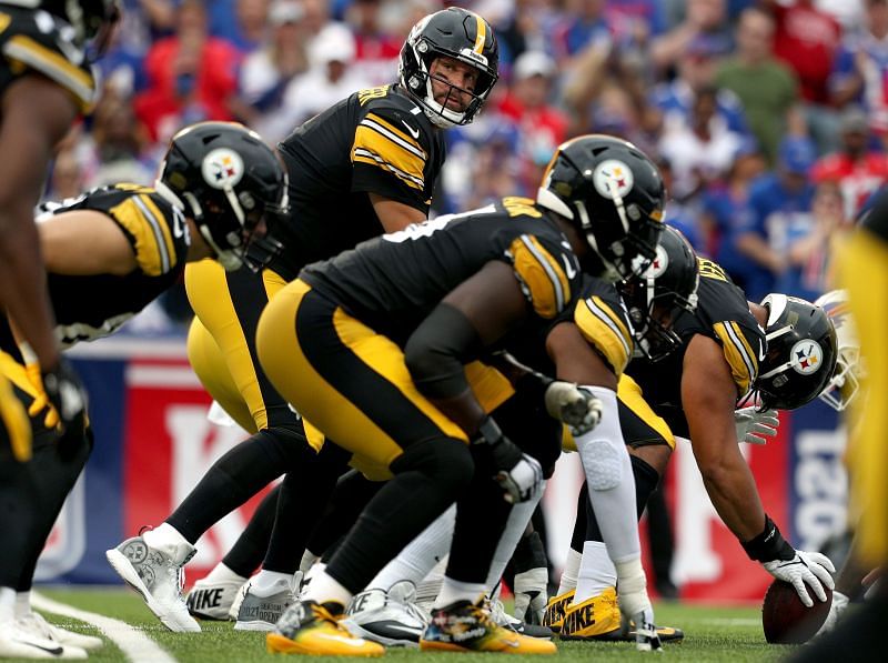 Pittsburgh Steelers offensive line with QB Ben Roethlisberger