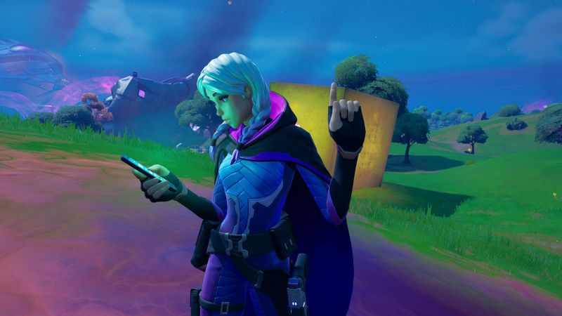 Wonder if she&#039;s texting Anna (Image via FortniteMarlin/Twitter)