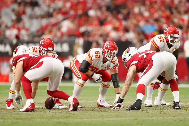 Chiefs offensive line gets ready against Arizona
