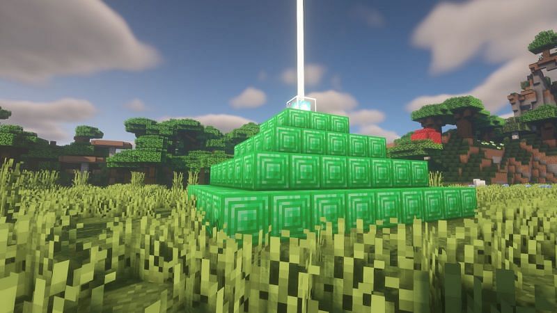 A full emerald beacon (Image via Minecraft)