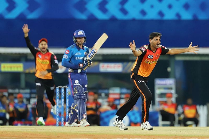 Bhuvneshwar Kumar in action during the first phase of IPL 2021. (Image Courtesy: IPLT20.com)