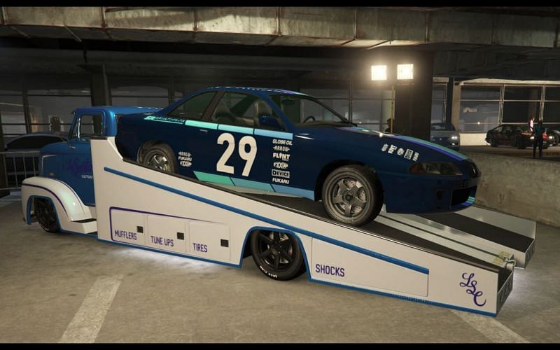 The Karin Previon is the Prize Ride in GTA Online this week (Image via Rockstar Games)