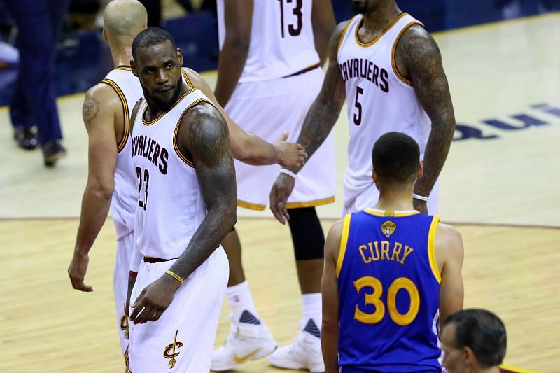 LeBron stares at Curry after blocking his shot