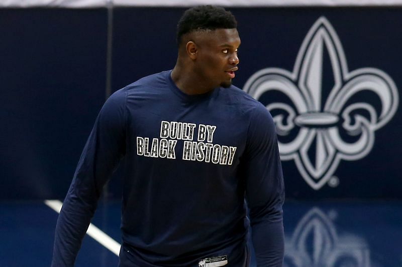 Zion Williamson warms up before the New Orleans Pelicans game