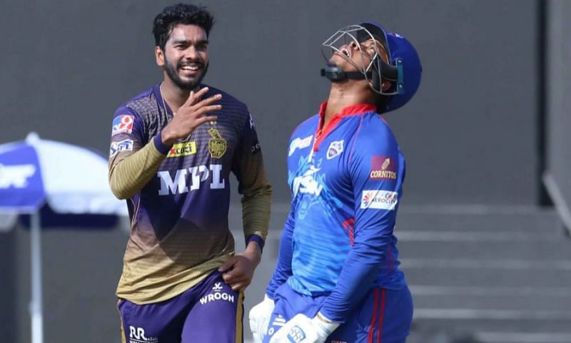 वेंकटेश अय्यर ने दिल्ली के दो बल्लेबाजों को आउट किया (फोटो - IPL)