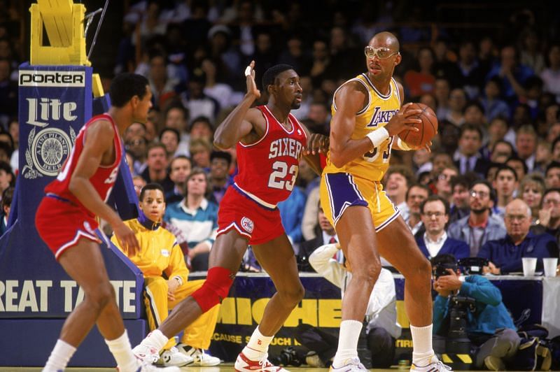 Kareem Abdul-Jabbar #33 of the Los Angeles Lakers holds the ball in the post