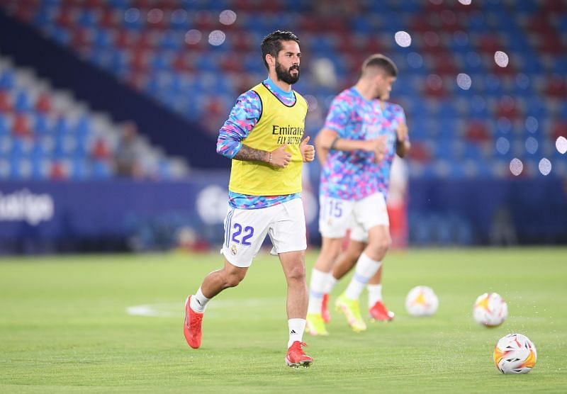 Lyon have entered the race to sign Isco