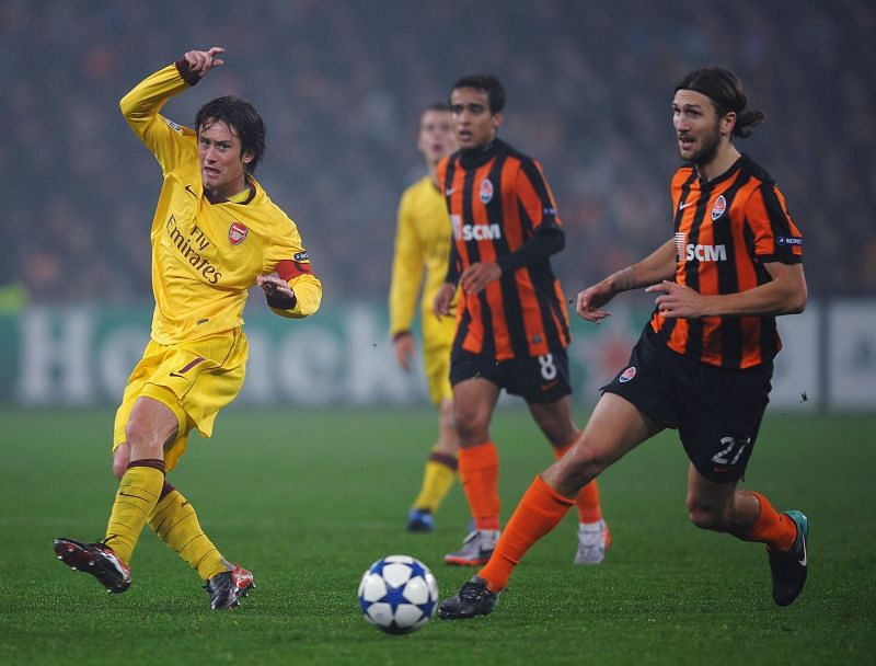 Dmytro Chygrynskiy (right) playing against Arsenal