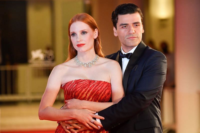 Jessica Chastain and Oscar Isaac at the red carpet of Scenes From a Marriage. (Image via Getty Images)
