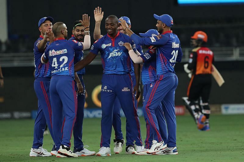 कगिसो रबाडा ने सनराइजर्स हैदराबाद के खिलाफ अच्&zwj;छी गेंदबाजी करके तीन विकेट लिए